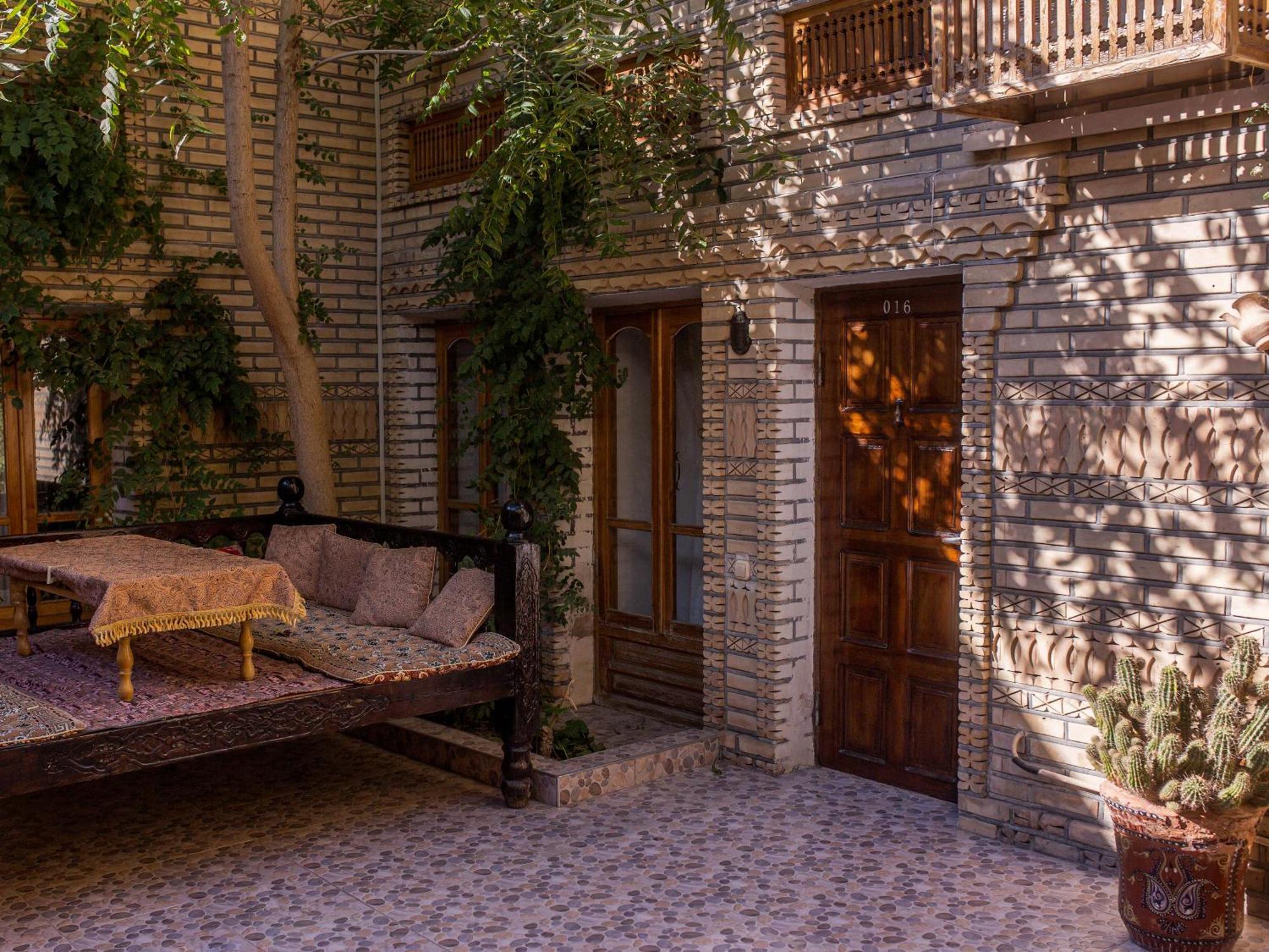 בוקורו Sasha & Son Hotel מראה חיצוני תמונה