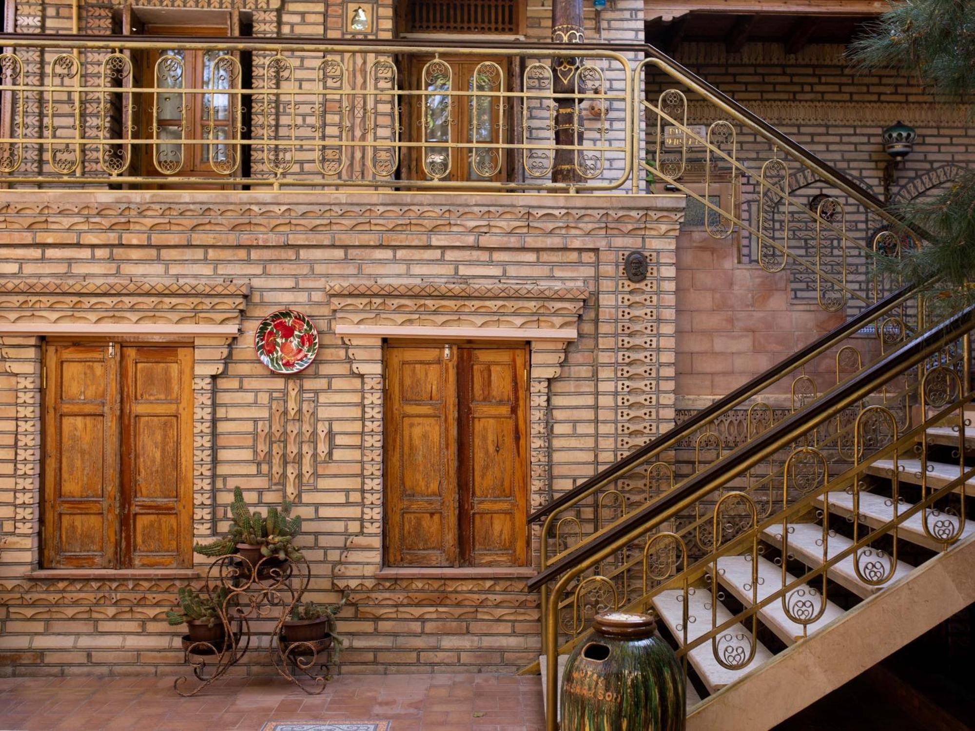 בוקורו Sasha & Son Hotel מראה חיצוני תמונה